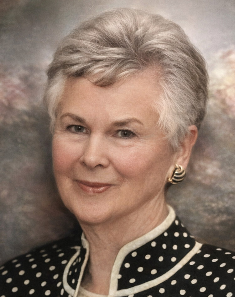 headshot: Lyn Dickey